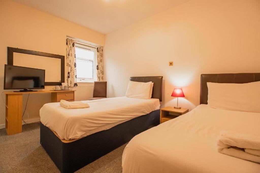 The Ben Mhor Hotel, Bar & Restaurant Grantown-on-Spey Zewnętrze zdjęcie