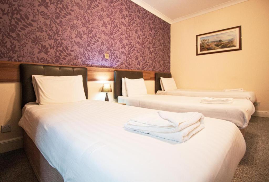 The Ben Mhor Hotel, Bar & Restaurant Grantown-on-Spey Zewnętrze zdjęcie