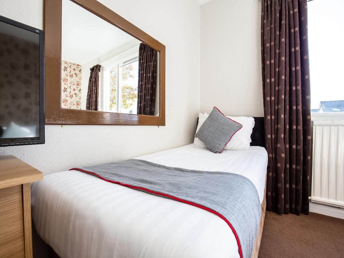 The Ben Mhor Hotel, Bar & Restaurant Grantown-on-Spey Zewnętrze zdjęcie